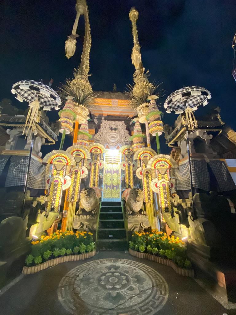Dekorasi Dewa Yadnya